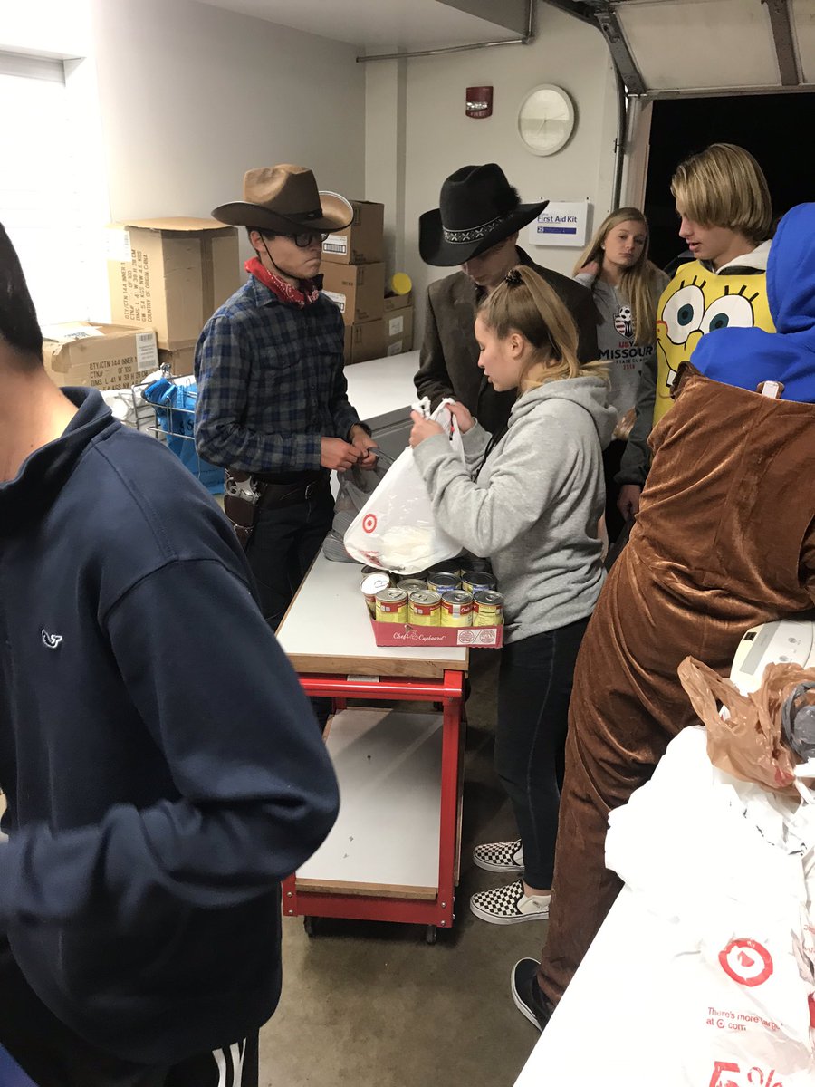 SHSLettermans's tweet photo. Thank you to all who came out to collect goods for Sister Christine’s pantry. This year marked our most successful collection to date - 2,713 items! You all are the best! https://t.co/3Jo5vaLap6