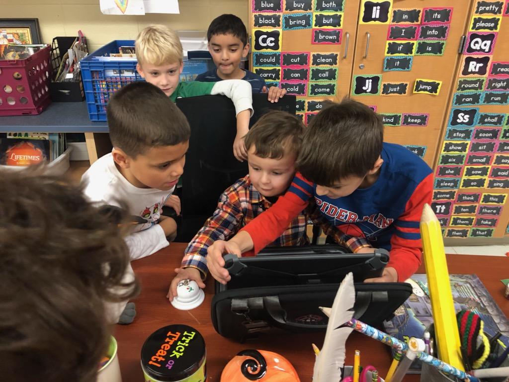 mrs_dorta's tweet photo. The best Halloween Mystery Reader!! https://t.co/vApcigUxrL