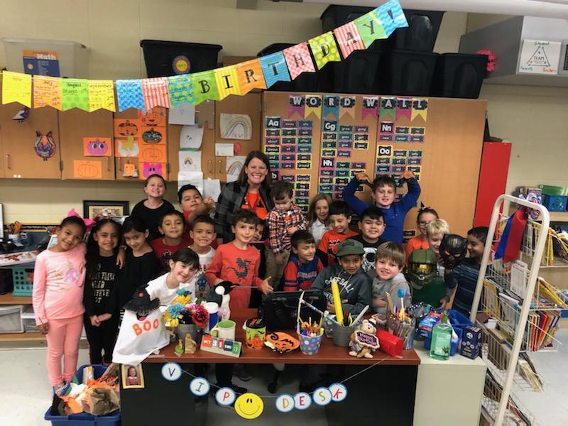 mrs_dorta's tweet photo. The best Halloween Mystery Reader!! https://t.co/vApcigUxrL