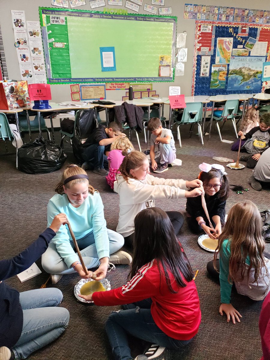 BrooksideSTEAM1's tweet photo. .@Beaumont_SD @keels_chauna @Sheila_RO1 @mgriffin_bmt @tdav8 @nrhaner We OWNED Halloween today! Our awesome 4th grade team led our students through 4 different human body systems. Digestion has never been so much fun! #makingleaps https://t.co/Uoq4xuvxHC