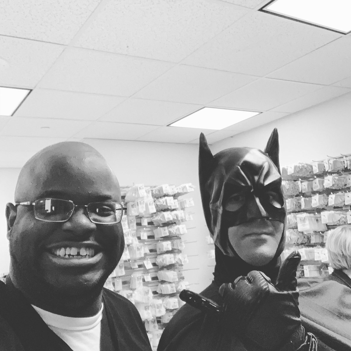 It’s not often I get to work with Batman.....hope everyone is having a good holiday. 
.
.
.
.
#batmanday #happyhalloween #october #halloweencostume #thursdayvibes #potd #picofday #picturesofinstagram #workflowselfie