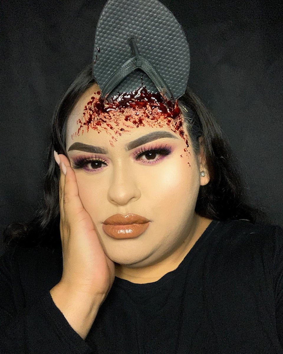 ccplus's tweet photo. The perfect #Halloween costume doesn't exis...
📷: @lifeasyvette 
#IAmLatinx https://t.co/Hz3SBgVKvX