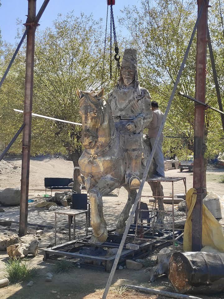 Drukpa's tweet photo. In celebration of the recent #UTstatus granted to #Ladakh, #HemisMonastery is offering a new statue of #KingSengeyNamgyal to the people of the region. This statue is a symbol of Ladakh's history, might, and identity in remembrance of its past as great kingdom along the #SilkRoad. https://t.co/We3s41gBVp