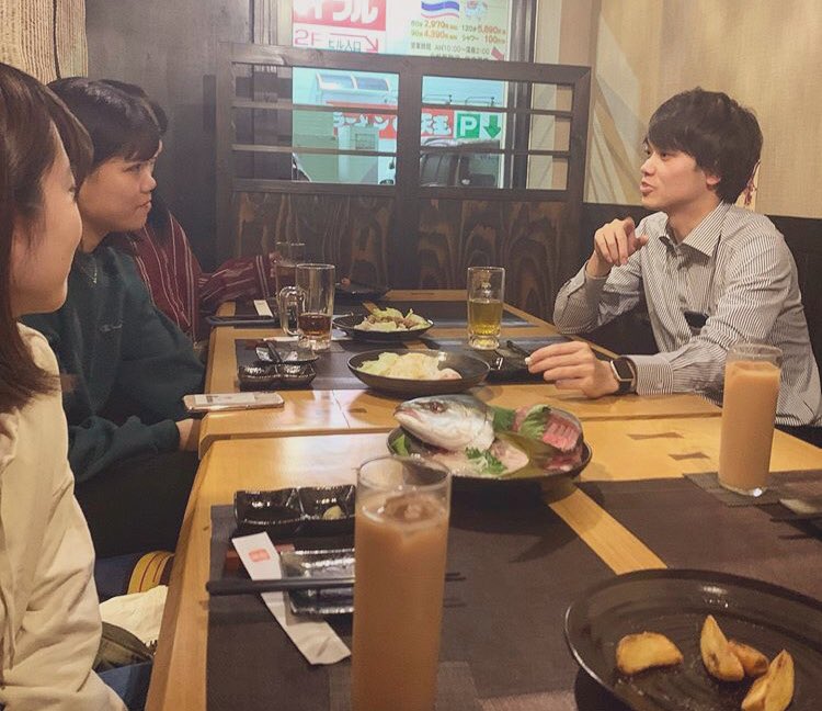 おはようございます🌞
メディアテレコムフレッシュマンのNです🙋‍♀️❗️先日、先輩方と食事会をしました🍽
入社して半年経った私たちの今の悩みや、なりたい自分についてのお話をしました🗣いつでも相談に乗ってくださる上司や先輩が居るので、モヤモヤしたまま仕事をすることなく、仕事に向き合えてます💪