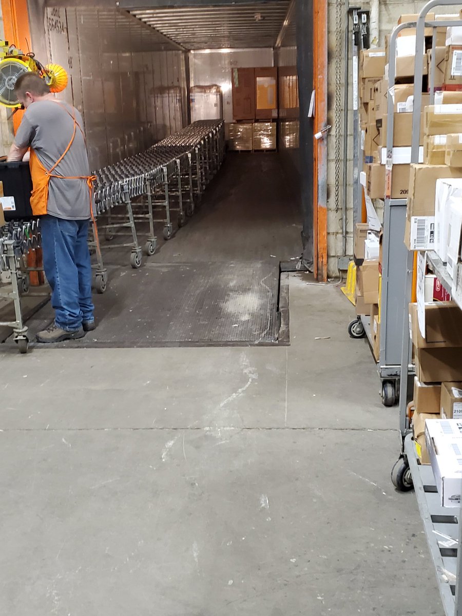 J_Waters26's tweet photo. My guys got it done tonight. 1400 piece truck paint and customs out on the floor by 9:15. https://t.co/llCtSZFYCo