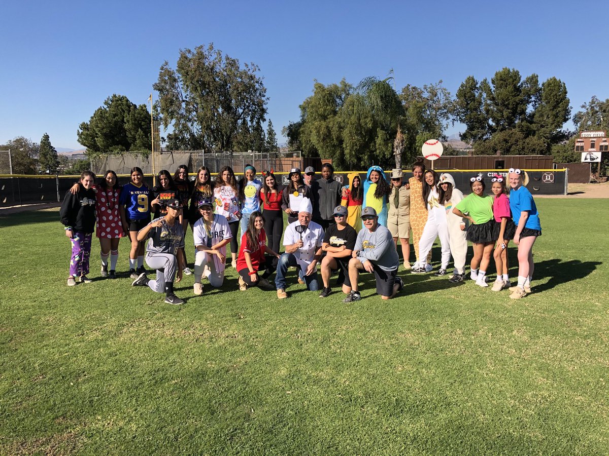 SoftballCanyon's tweet photo. Canyon Softball celebrating Halloween and enjoying a great afternoon with friends and family! https://t.co/uFk6E5lyeB