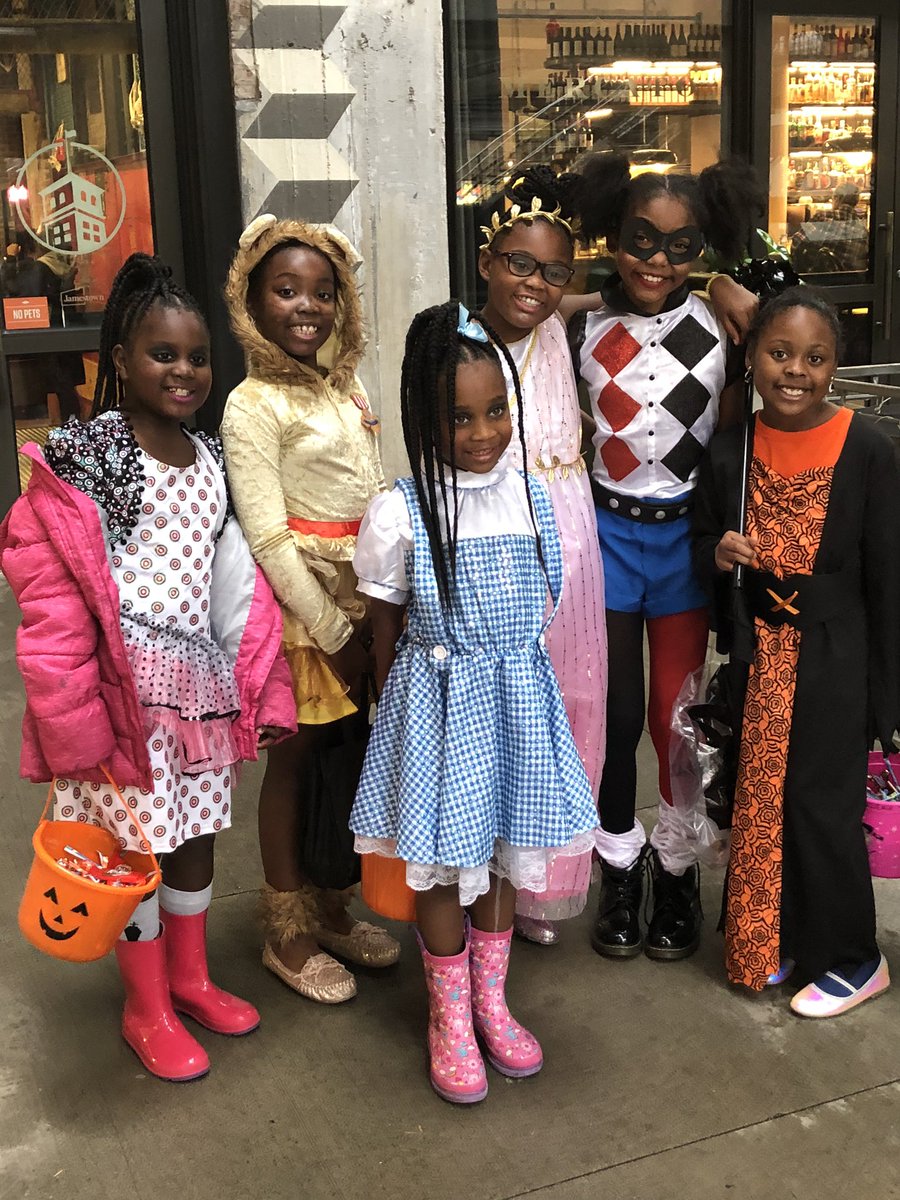 ccharmaine08's tweet photo. Speed trick-or-treating @PonceCityMarket was a blast! #halloween2019 #franklinfun #makingmemories https://t.co/JNWPcpuiou