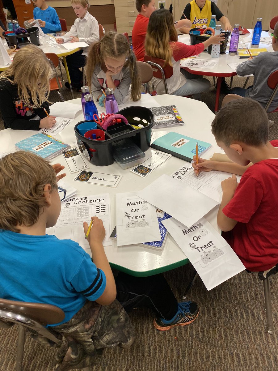 HmartMcIntosh's tweet photo. Math or Treat was a success. They loved it! Reviewed math concepts with mini challenges and they received candy 🍬 🎃 @OleanEastView #mathortreat #lovemath #halloween2019 #teachersfollowingteachers https://t.co/GwF98uVg8a