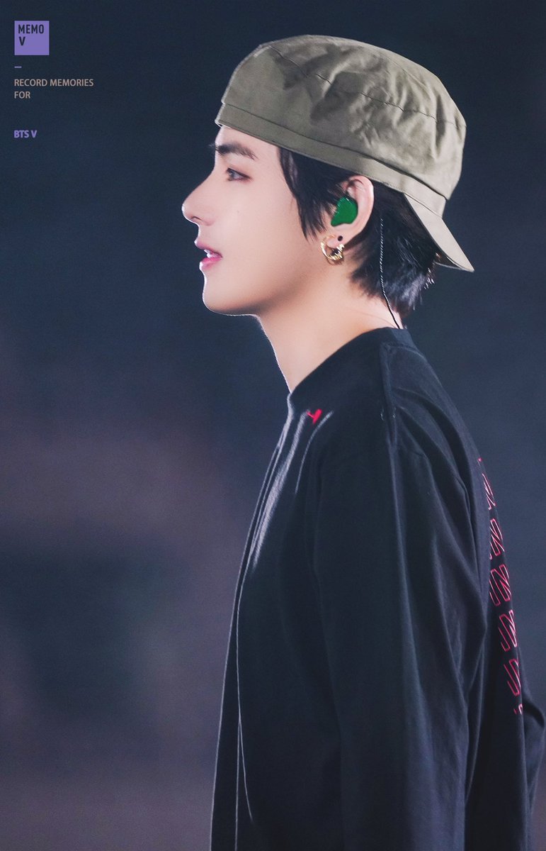 キムサラダ Na Twitteru え キムテヒョンが朝どのピアスにしようか選んでるときの後ろ姿をベッドから眺める想像しちゃったな かっこいいな