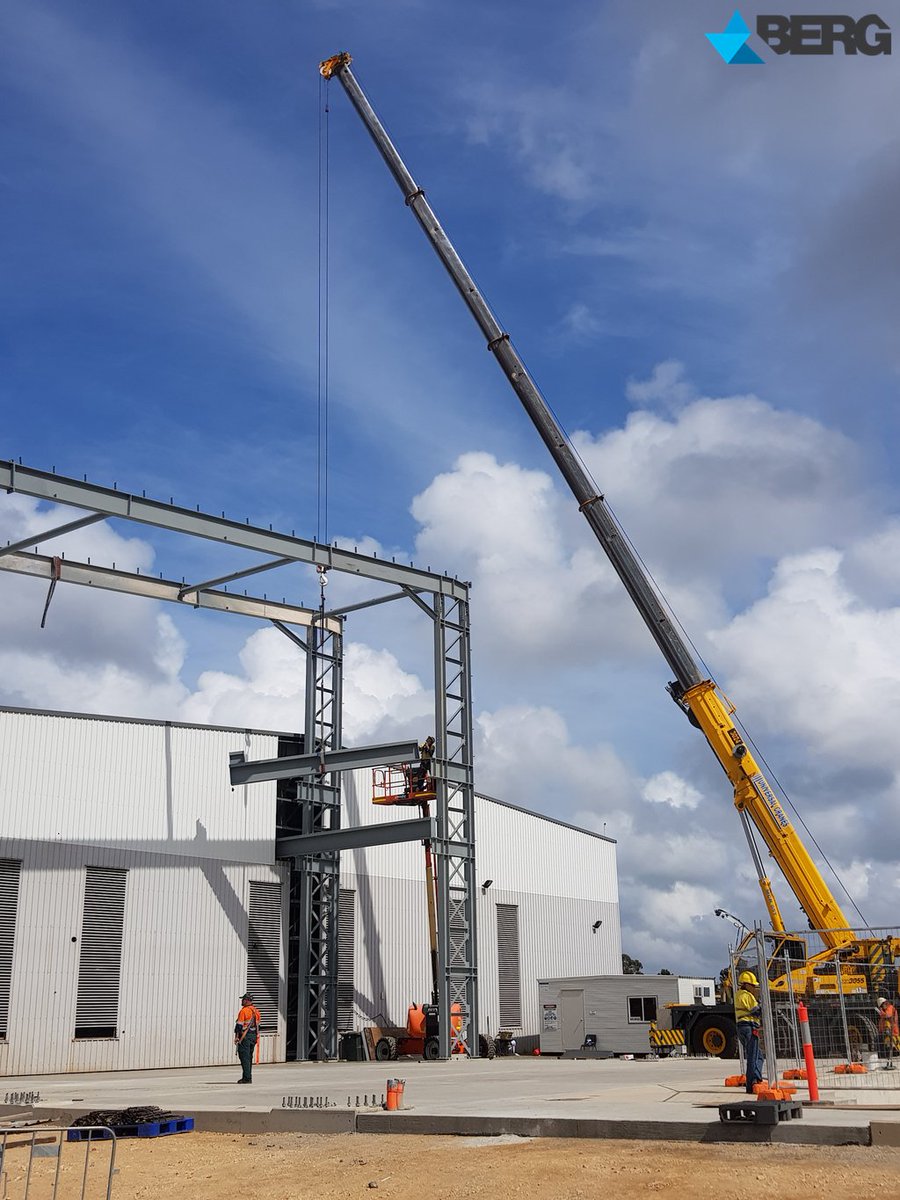 WeAreBerg's tweet photo. #BergEngineering's new workshop at Gladstone has reached another milestone with slab works now completed. The new facility is on track to be completed in December &amp; our new Titan SC 40/50-4HY Double Column Vertical Boring &amp; Turning Mill has now arrived from Germany
#itsaBergthing https://t.co/jmN1tQ9SoW