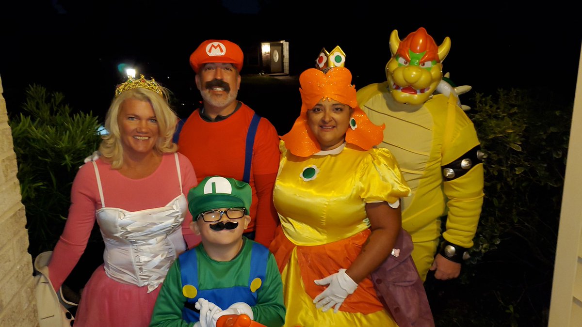 JakeMcCordUSMC's tweet photo. My 5yr old nephew wanted to do a family Halloween and cane up with this. We even managed to do a whole "Mario Kart" photo! #Halloween #MarioParty #MarioKart #Bowzer #Luigi #PrincessPeach #PrincessDaisy #CoolestUncle https://t.co/o3Mfm4rFxR