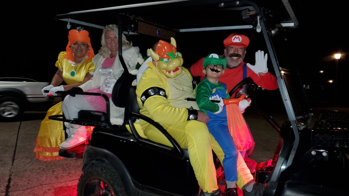 JakeMcCordUSMC's tweet photo. My 5yr old nephew wanted to do a family Halloween and cane up with this. We even managed to do a whole "Mario Kart" photo! #Halloween #MarioParty #MarioKart #Bowzer #Luigi #PrincessPeach #PrincessDaisy #CoolestUncle https://t.co/o3Mfm4rFxR
