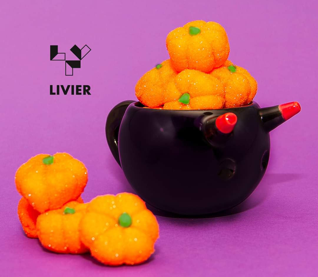 Livier_design's tweet photo. ¿Dulce o truco? ¡La nueva taza de diablito viene a hacer de las suyas este Halloween! 🖤😈
📷 @Blooterry https://t.co/luck6qQYPF