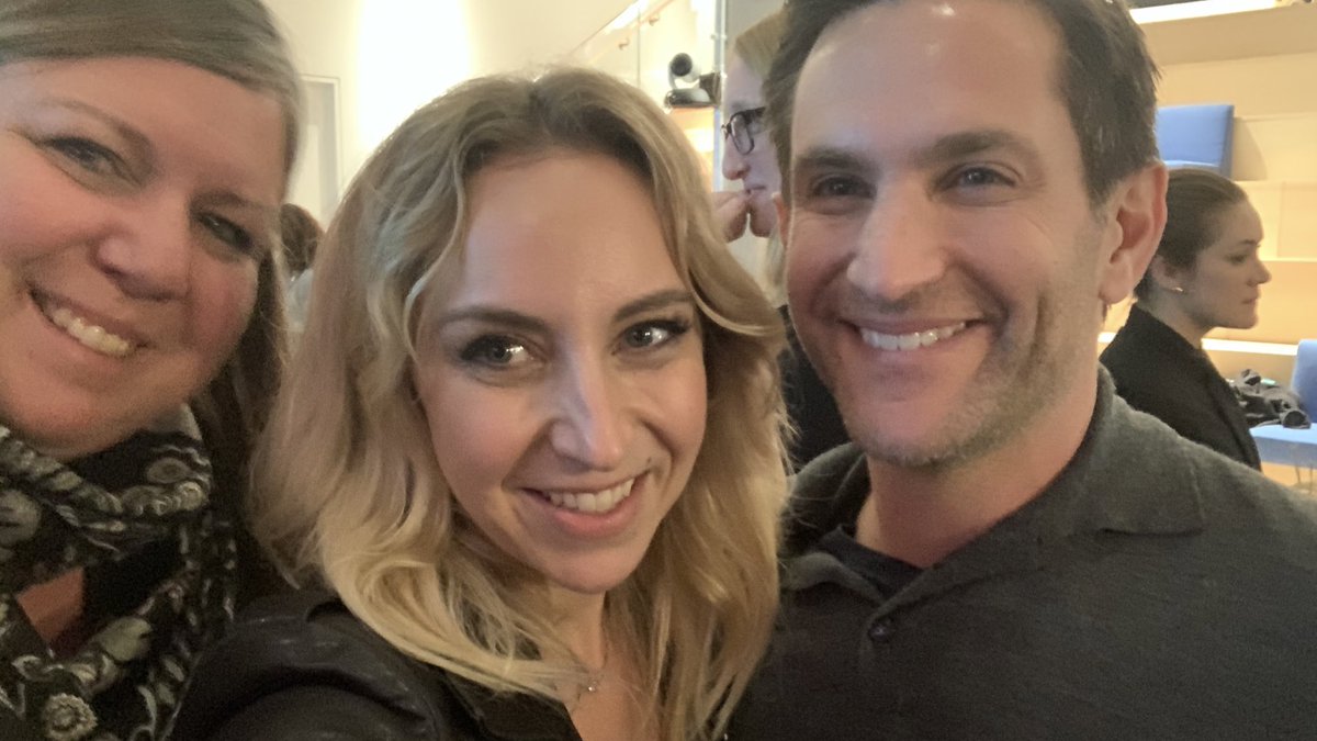 jodilynnkovitz's tweet photo. Loved mceeing &amp; speaking with 🌎literacy thought leaders in a room filled with incredible people @SpinMaster 's gorgeous HQ for @hootreading launch of #hootforall which provides connected reading experiences for underprivileged youth in 🇨🇦 #proudfriend @carlyshuler https://t.co/HDDtRMPRmU