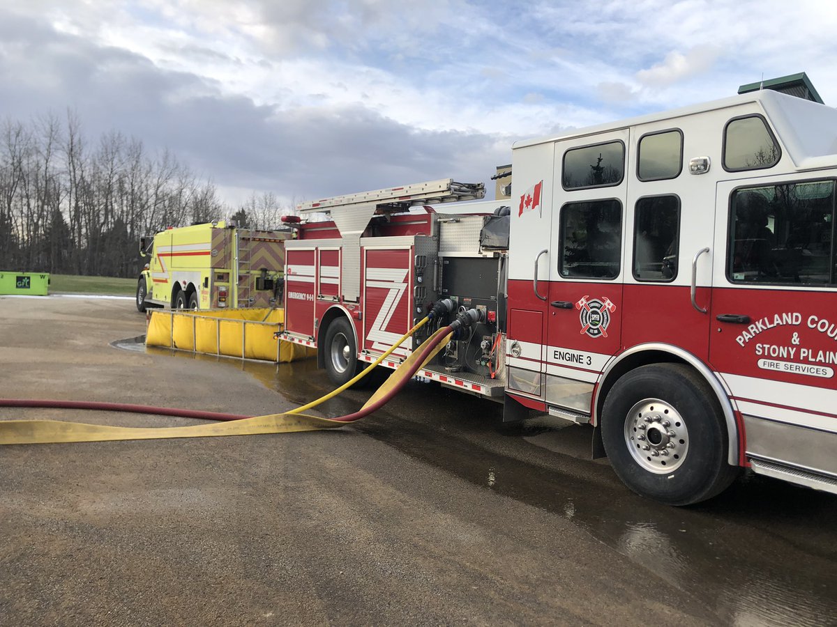 Jespersen_N's tweet image. Great day to get some pump ops and tanker shuttle practice in while the weathers nice. #spfd, #pumpops #stonyplainfire, #proffessionalism