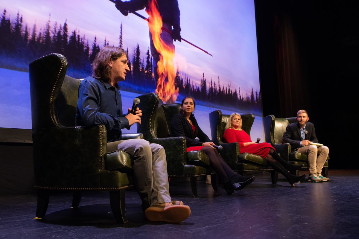 CRESforum's tweet photo. About last night... the #iceonfiredc movie showing in D.C. was followed by a panel that included our Executive Director @heather_reams and producer @SkyglowProject @IceonFireFilm - thanks @EnvMarket for hosting. https://t.co/IOsI3eukPj