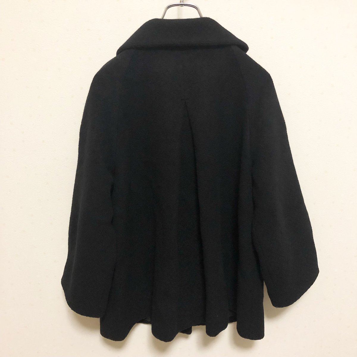 Oneloopclothing's tweet photo. 『★【B&amp;Y】2wayカラー ウール メルトン ショートコート (¥8,800)』 フリマアプリ「メルカリ」で販売中♪ https://t.co/zwwUlwzOYx

2wayな着こなしが魅力的！ https://t.co/N8NEpmHpcU