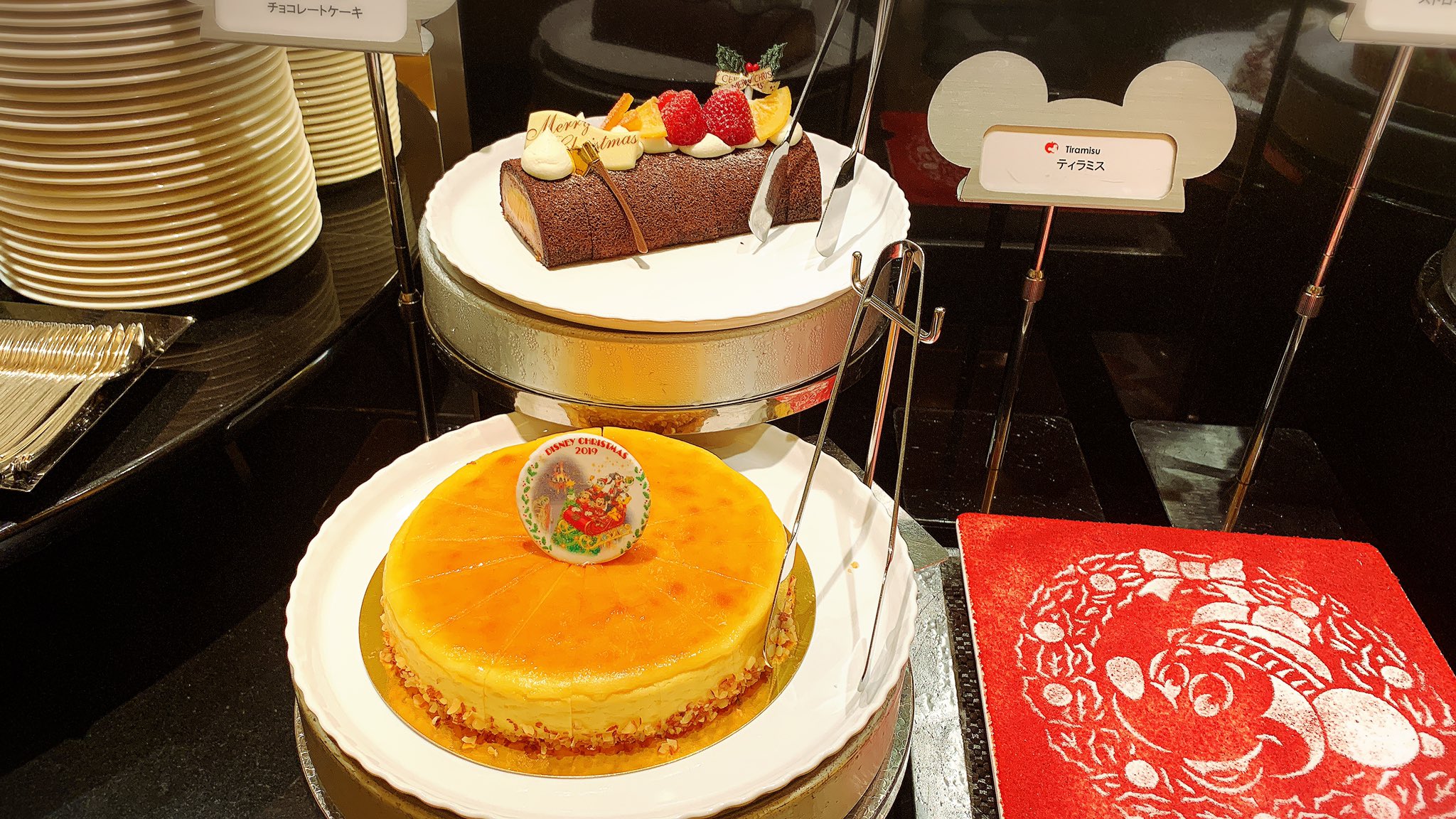 Shoko 今日からシェフミッキーはクリスマスバージョンに デザートはこんなにたくさんで悩む 笑っ シェフミ最高 シェフミ しょうこのシェフミッキーレポート T Co Knkmxno0kp Twitter
