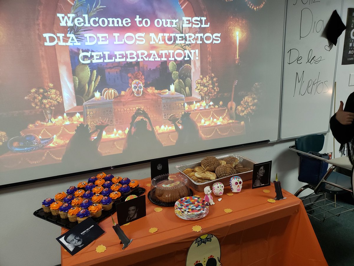 MrsMailar's tweet photo. Today was a success! I love celebrating our class cultures! Stay tuned for our next Mailar ESL #DragonCultureCelebration !! Love my kids and the time we get to learn and play! @Carrollisd #DragonESL #DiaDeLosMuertosCelebration #MailarsESLclass https://t.co/llbTfO5RbF