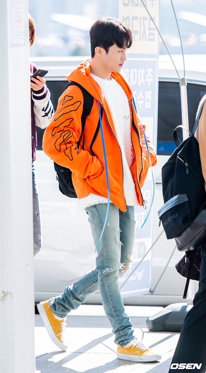 Markloset's tweet photo. 🧡💛🧡💛 https://t.co/XwotFdUSL0