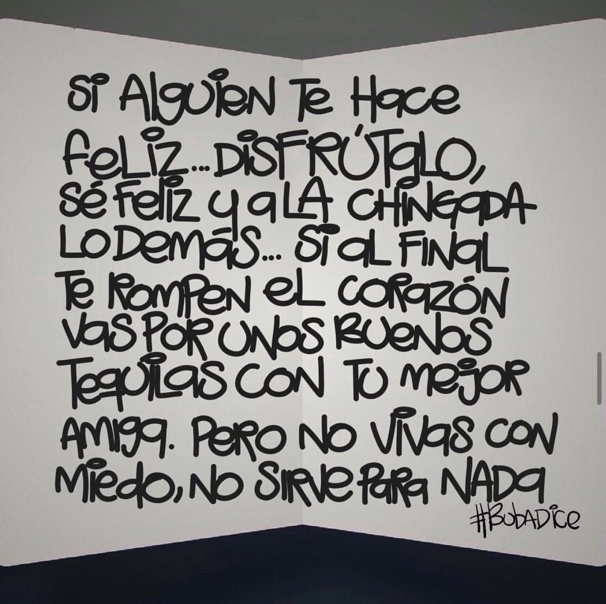 loquebubadice's tweet photo. #bubatbt
Atrévete... no todos son como el cabrón de tu ex #nosepuedevivirasustadaparasiempre #hayunosquegustancomoparaasumirlasconsecuencias #yadespuesnospreocupamos #porloprontodisfrutamos #graciasalasamigasquenosaguantan #enmooddeenamoradasyenmooddedespechadas #frase #bubadice https://t.co/eDtjKeavFf