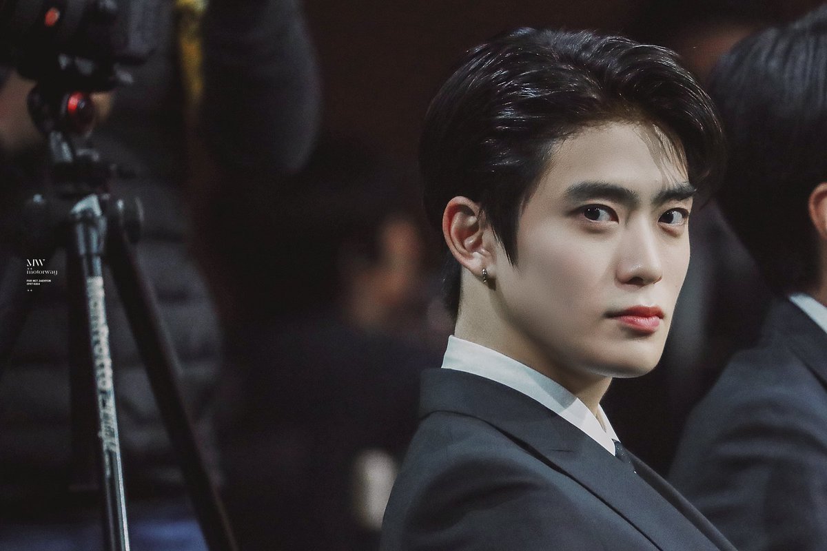 woojaepics's tweet photo. 191030 Korean Popular Culture &amp; Arts Awards
© motorway https://t.co/J0SNA4XHqp