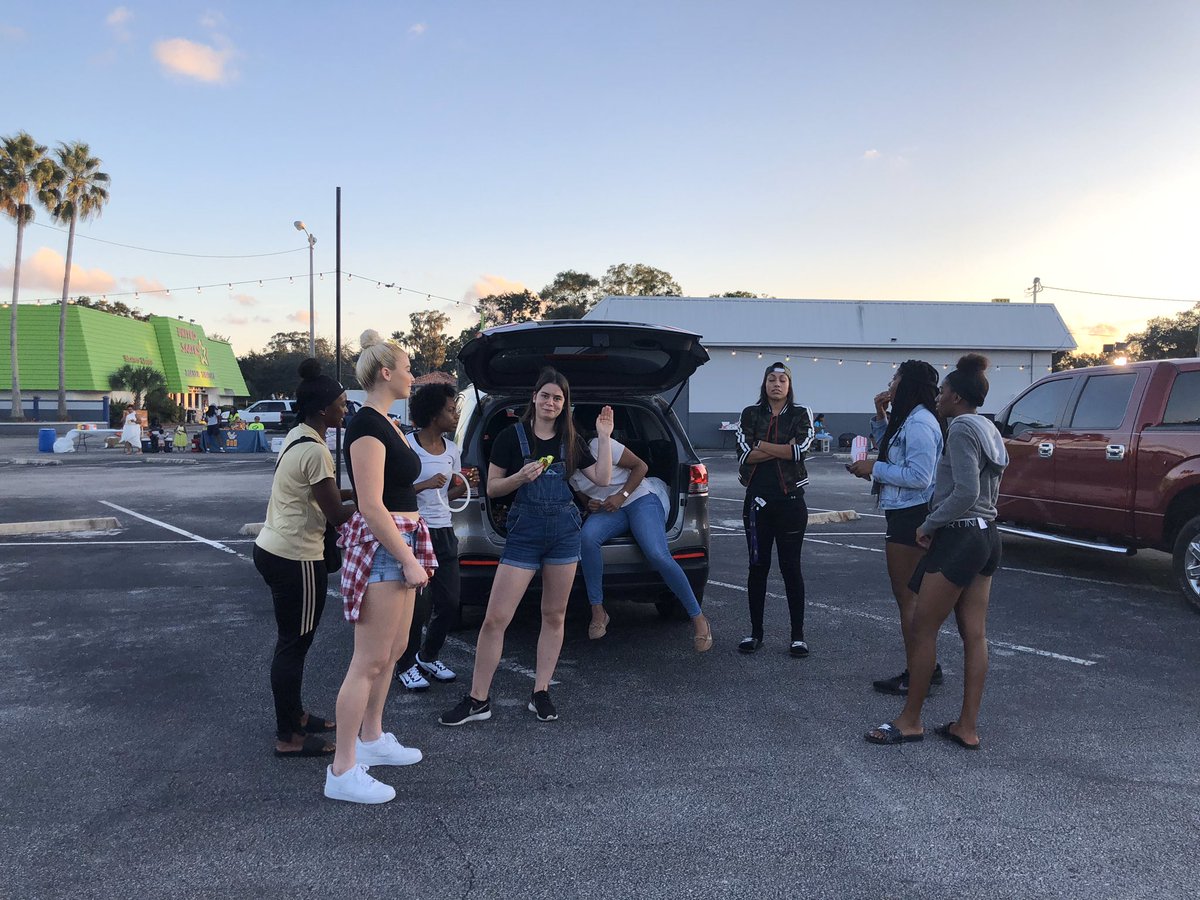 HCC WBB helping out with Trunk a Treat at Revealing Truth Ministries! 
#wingsup