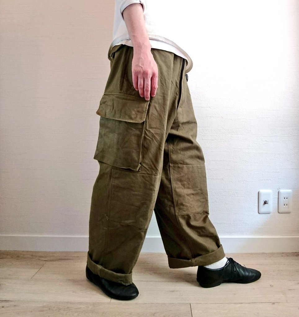 フランス軍M47前期型が今回も大変良いコンディションのdeadstockで入荷