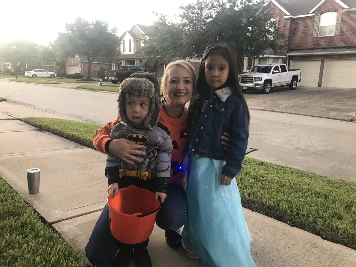MsBlack_Pope's tweet photo. I love running into my Pope Kindergarten friends when Trick Or Treating!@popepanthers https://t.co/aeJi6DQLCp