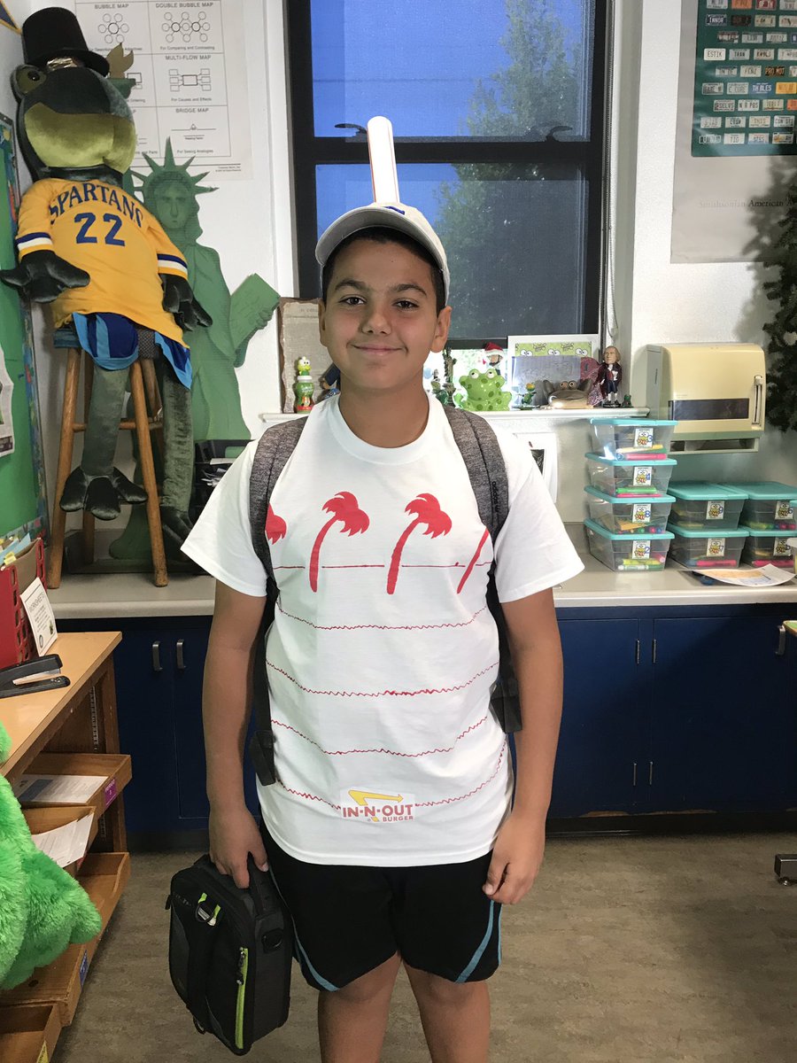 HistoryFrog's tweet photo. So impressed with my Ss’ creativity!  #HappyHallowen 🎃 #FApride https://t.co/SFhQCUBKDN