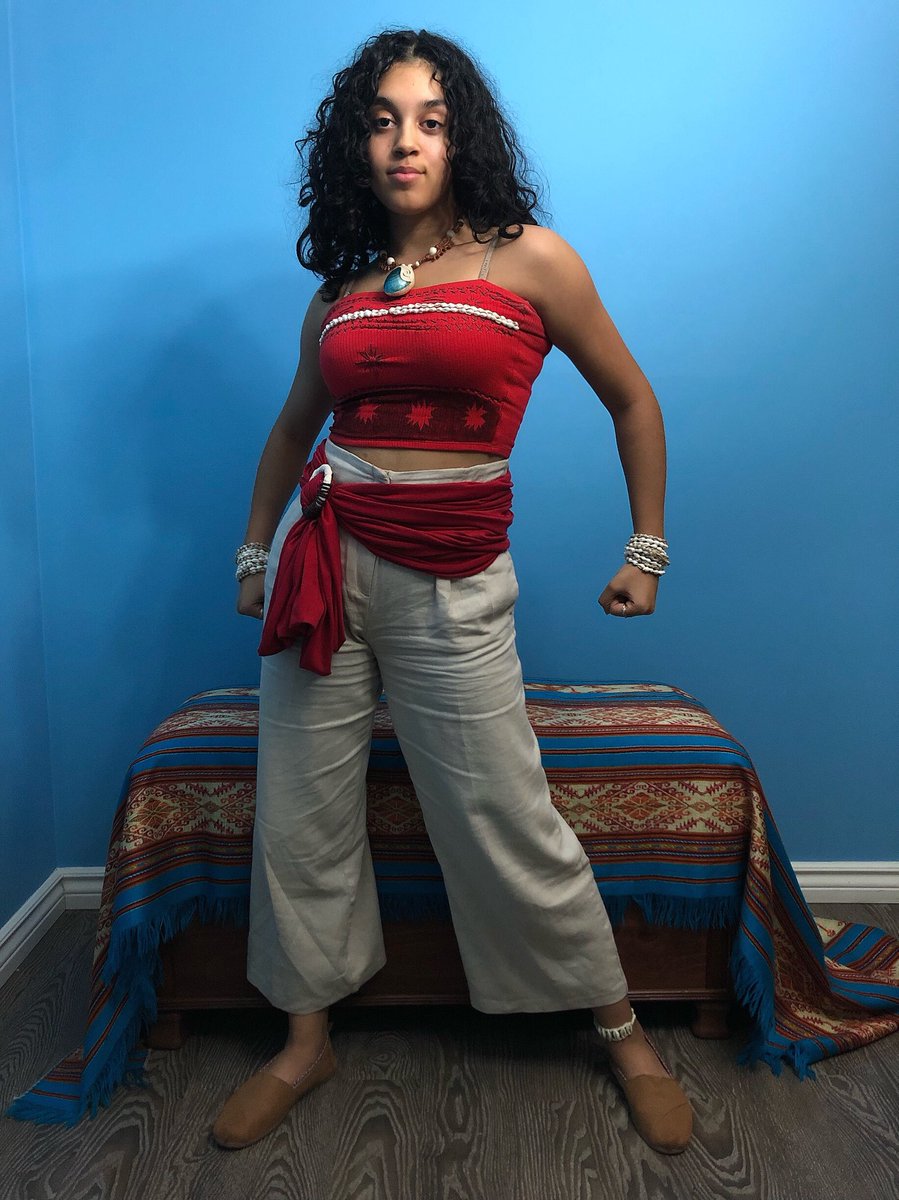 Selena Zuri tweet media