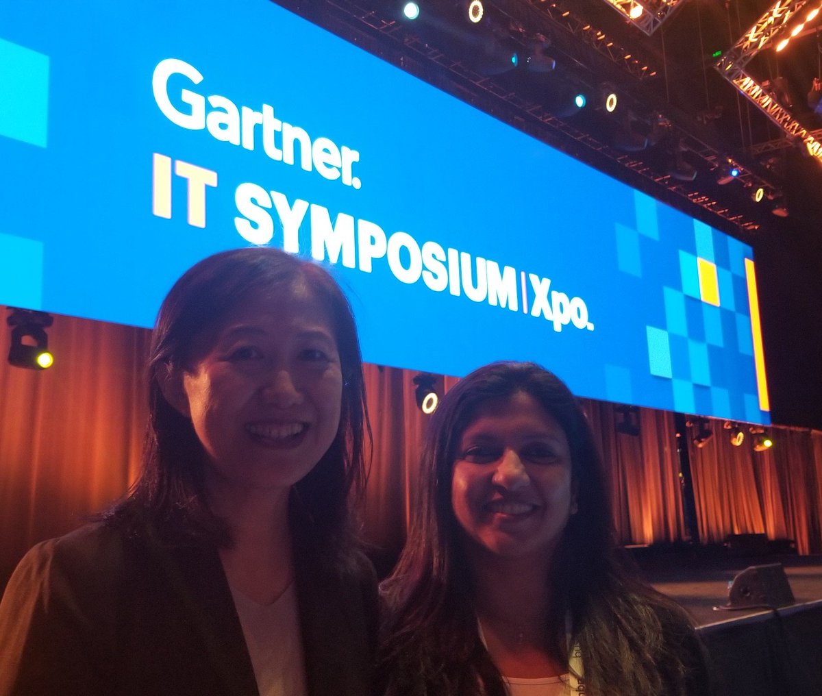 Always great catching up with you Tracy! #GartnerSYM <a href="/MicrosoftARC/">Microsoft Analyst Relations</a>