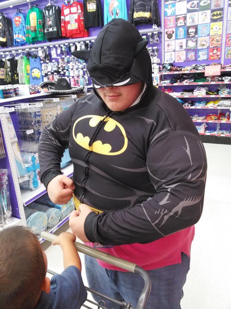 Rev_Alanis's tweet image. I don’t celebrate Halloween, but here are some ridiculous photos of me being stupid at a Halloween store some years back 😂😂😂 gotta love my version of #Batman that being #Fatbat I think the jacket was a M 👀