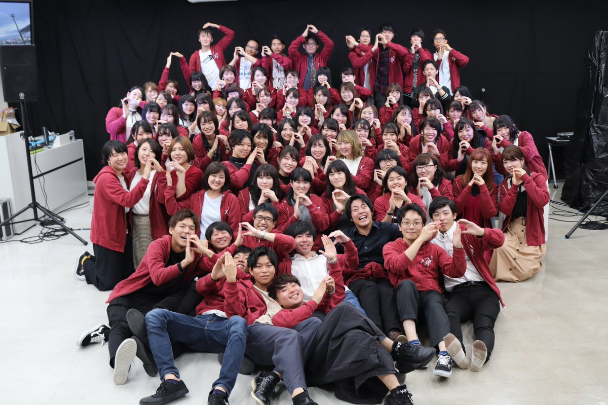 asu_pash2012's tweet photo. 10月26.27日に、無事、学園祭を終えることができました🤝
今年は2日間で68バンドが、各バンドの良さを、楽しく、存分に披露してくれました！✨
今年の『全体曲』も笑顔や涙、素敵な歌声で、奏でられたのではないでしょうか🌈
足を運んでくださった皆さま、本当にありがとうございました🥳🙌 https://t.co/02KzioXP3F