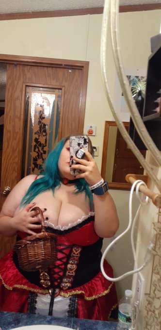 HAPPY HALLOWEEN https://t.co/YDdMm62xxU<a href="/tag/gothgf"class="tags"><span>#gothgf</span></a>