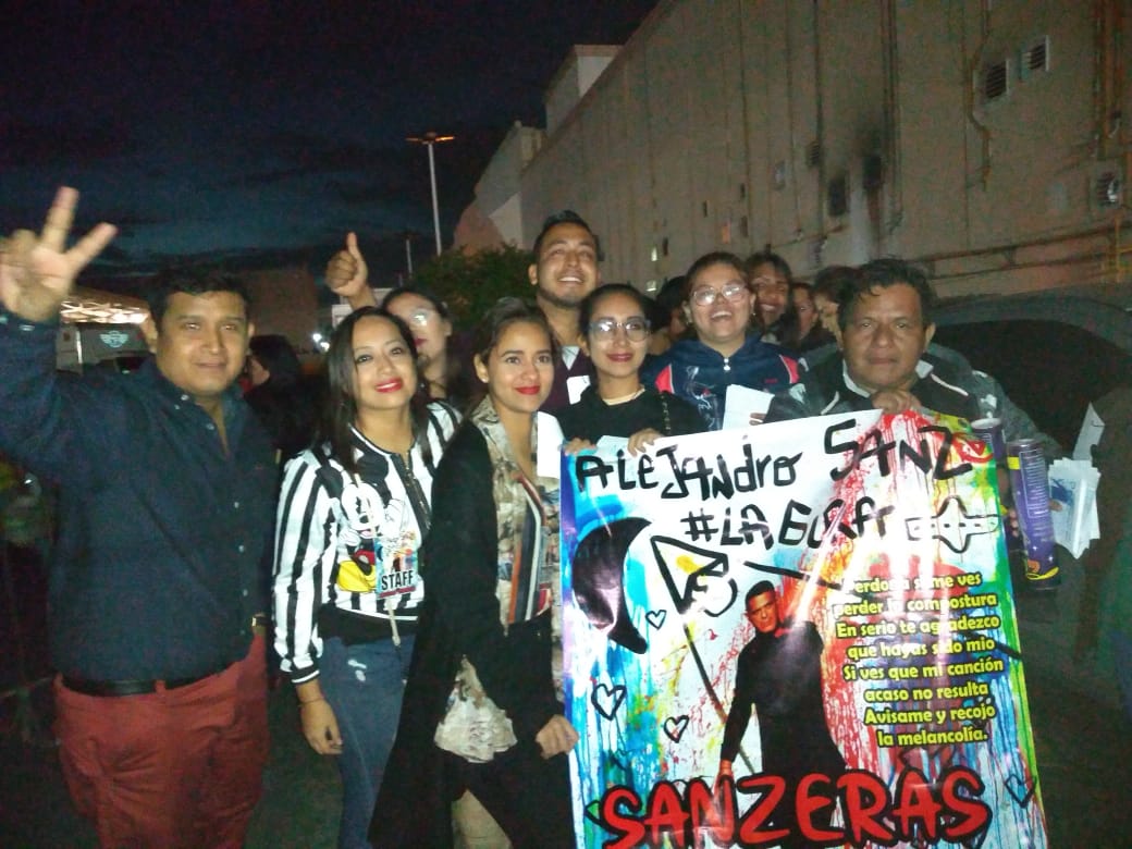 SanzerasV's tweet photo. @SanzerasV un orgullo ser sanzeras de corazón, gracias a todos chic@s  por hacer este sueño realidad ...a corear fuerte para sorprender a nuestro @AlejandroSanz https://t.co/9J1JgtGQ84