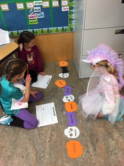 VulcanPrairiev1's tweet photo. We had so much Halloween fun today. Thanks to everyone who came to our fashion show, sent in treats and came to help with classroom activities. Safe trick or treating everyone! https://t.co/7RVxqqtEAP
