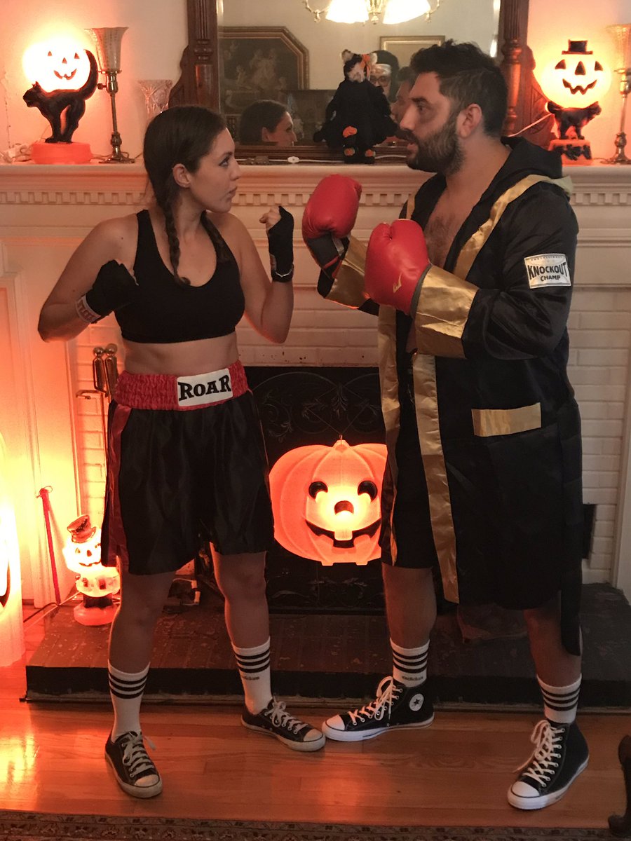 VicsGotsecrets's tweet photo. Tune into the fight tomorrow night! 9pm on HBO, Wieters vs Galindo. Let’s see if The Chief gets another black eye from Slim Shady. #HappyHalloween #2019 #FightNight #CastYourBets https://t.co/BkutHyeqKv