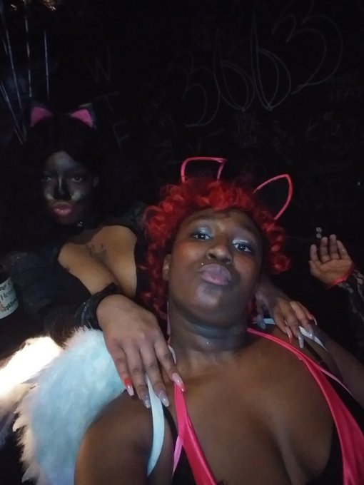 With my one of best friends. Its her bday im hosting https://t.co/nAWEu23elg<a href="/tag/mcm"class="tags"><span>#mcm</span></a>