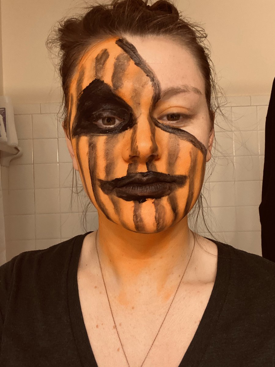 maekestes's tweet image. Nailed it. 
#HappyHalloween #PumpkinProblems #NailedIt #PinterestFail #Fail #ItReallyLookedEasy #iGoogledEASYPumpkinMakeup #Dammit #nashville #halloween #AvailableForHire