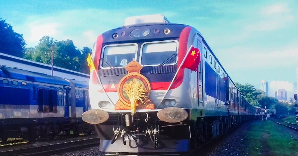 SriLankaTweet's tweet photo. New luxury train 🚆 ‘Denuwara Menike’ made its first journey to Badulla this morning.
Timetable 👇
🔹Colombo Fort- 6.45 am
🔹Badulla- 7.20 am
#LKA #SriLanka #Trains #DevelopmentLK @SLRailwayForum https://t.co/ZnKXHwj7qg https://t.co/o2mVJ3DGDd