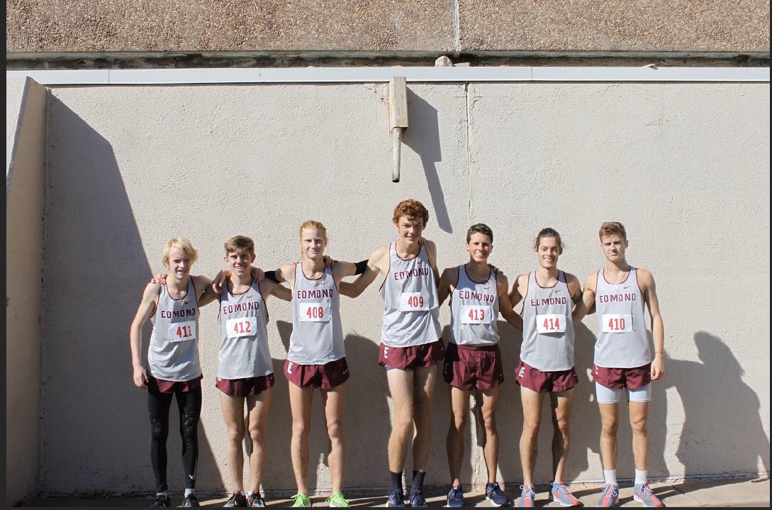 EMHSMensXCTrack's tweet photo. COME OUT AND SUPPORT YOUR BOYS!!! THE OSSAA 6A Cross Country State Championships are this Saturday at 10:45 in santa fe’s back yard in edmond. The boys are ready to cook for the last meet of the year! #revengetour #putuporshutup #fortheshirt #timetopreach https://t.co/NT7HoIOUgQ