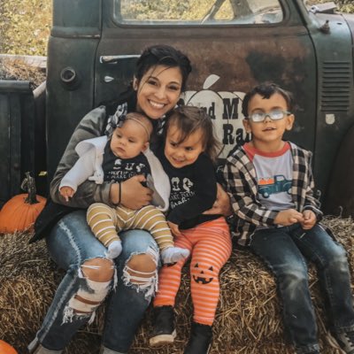 Mnicole5's tweet photo. #NewProfilePic https://t.co/KYdt75inJf