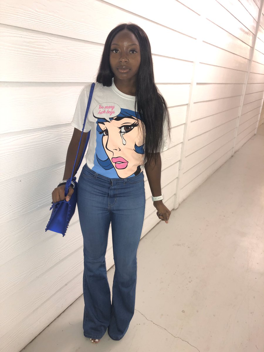 TytiannaRobins1's tweet photo. you so major they should front page ya.๐ #gramfam #hc2k19 https://t.co/m3MDj5Rj3N