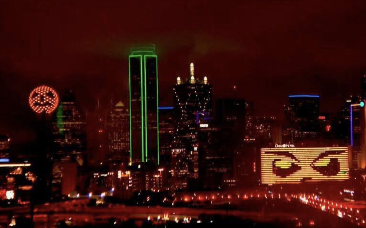 HalloweenEdge's tweet photo. Halloween Skyline in Dallas https://t.co/Z6usI9YLfO
