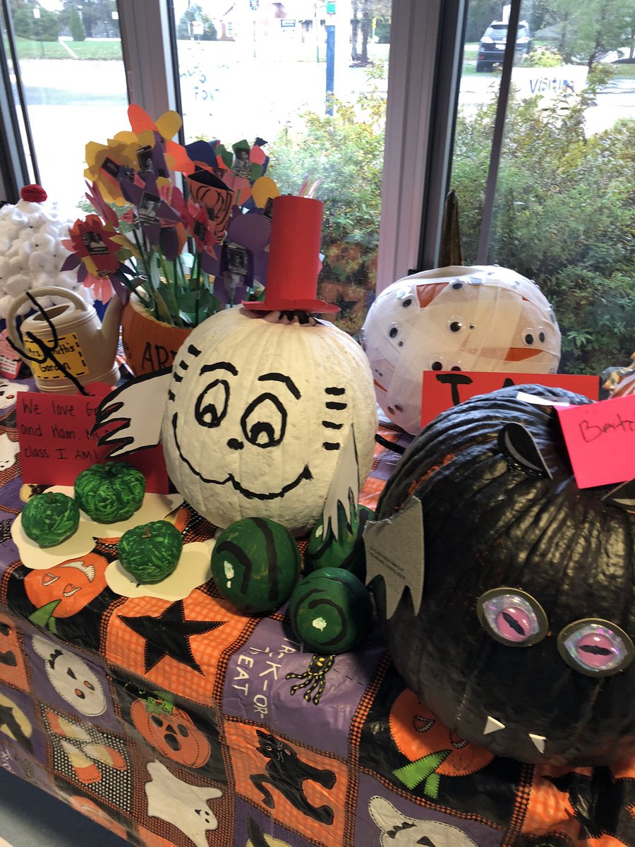 the5johnsons's tweet photo. So much S &amp; T creativity at @AGCharter’s annual 🎃 dec contest at ELC! Congrats to People’s Choice Winner Mrs. Ham! Her class studied The Day of the Dead, designed the pumpkin &amp; staff used student QR codes to learn about Mexican Culture 🤩 @weaver_jen7 @agcsHendrickson  #IamAGCS https://t.co/KkS8PwCqDS