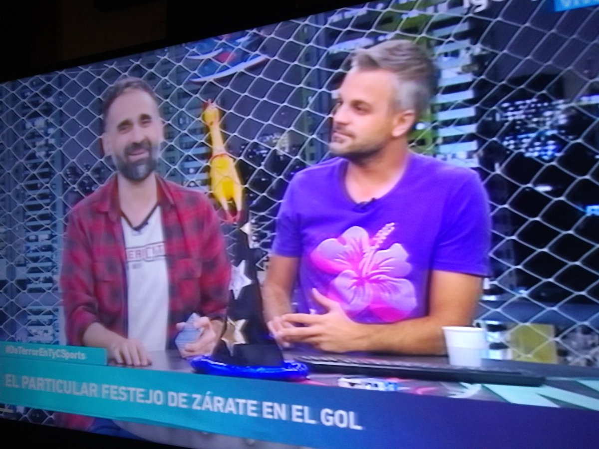 jacha_'s tweet photo. #DeTerrorEnTyCSports la remera de fantasía gordo botón!!!!! https://t.co/qoytgrcsmz