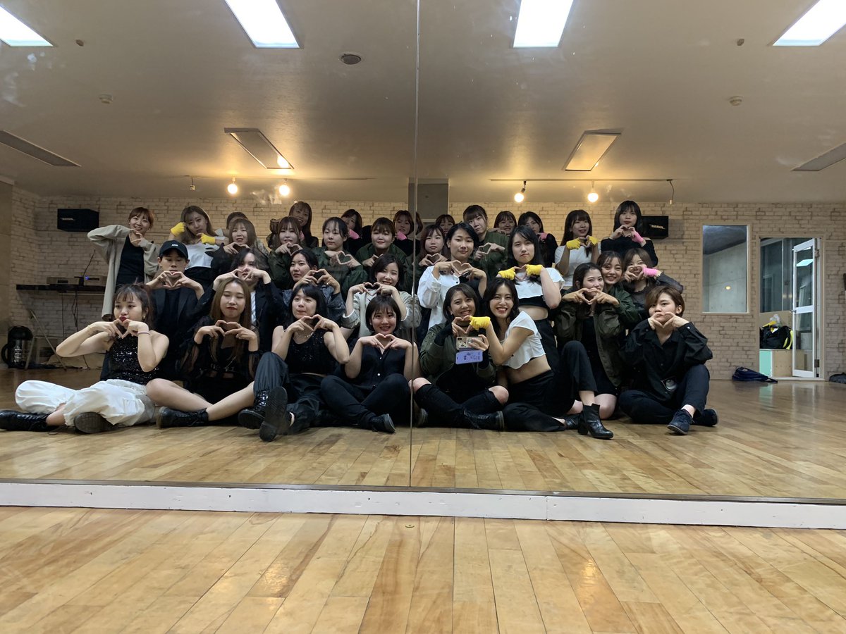 pimismg's tweet photo. ［宣伝］

11/2 （土）14:20〜
福岡大学七隈祭Art Stage 1stに
出場させていただきます💜🧡
今回は
少女時代 
Weki Meki 
BLAKPINK
TWICE
BTS
の5組をカバーさせていただきました💓
ぜひ見に来てください🌟🌟 https://t.co/iyCwFL4xL8