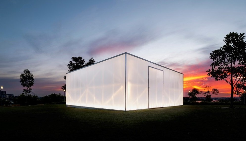 Today marks the start of Momentum - a new deep listening experience presented in Blak Box from 1-17 November at Barangaroo Reserve. This sound work examines the impact of representations of First Nations people in global popular culture.
Learn more ➡️ barangaroo.com/see-and-do/wha…