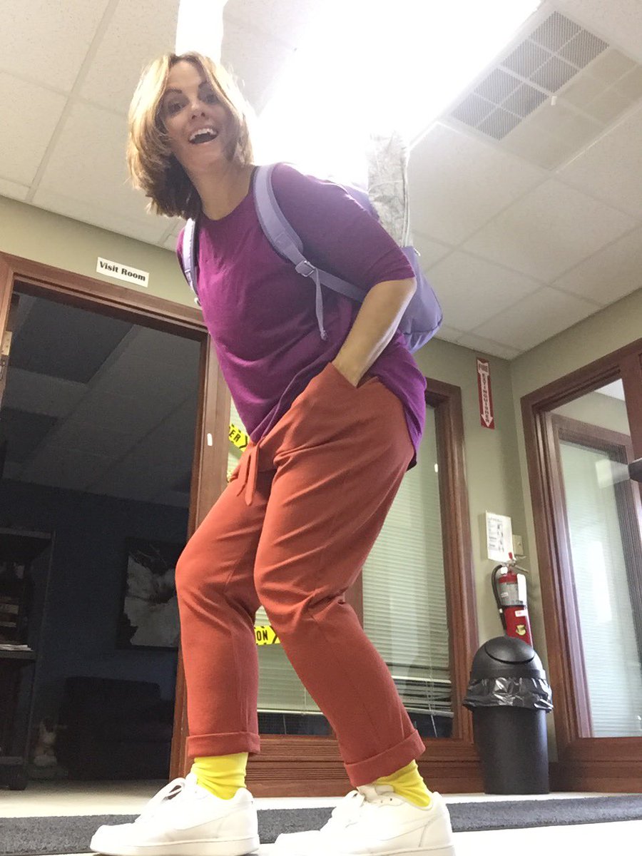 bhayden03's tweet photo. my mom set the timer on her camera to send this to our fam group chat and claimed “her short friend took the picture” #YEAHBET  #halloween2k19 https://t.co/JjaAPdVsMu